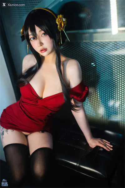 BLUECAKE Son Ye Eun (손예은) Black Rose RED+ 128 Cover