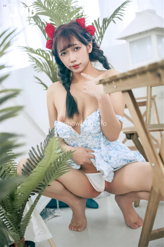 JVID-Wu-Zi-Xin-Lian-Ai-Gan-Bao-Peng-De-Ye-Can-Yue-Hui-Zi-Xin-Nu-You-Yang-Zhuang-De-Jian-Dai-Hua-Xia-Lai-Liao-Na-Gan-Cui-Jiu-Bie-Chuan-Liao-Ba-88-thumbnail